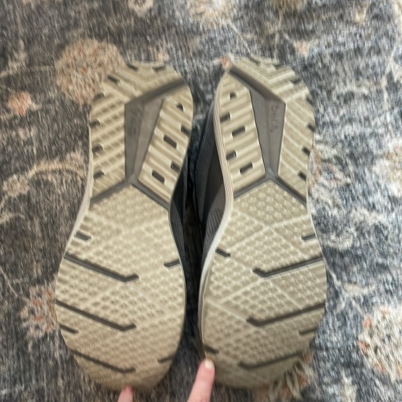 Men’s gray Brooks Revel 7. Worn 2 times. Size 14 great condition - Picture 2 of 8